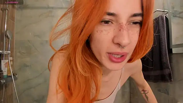 Snapshot of KikkoLee chatting on May 2026 10:43:01 AM KikkoLee online show from May 2026 10:43:01 AM