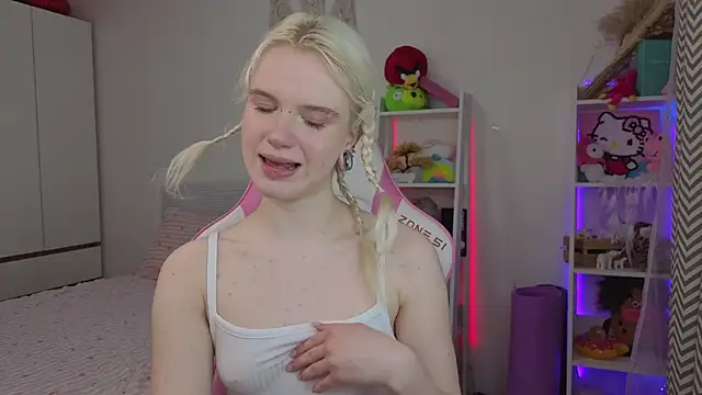 Mia WaterFall online show from April 2026 03:29:01 AM