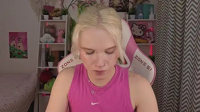 Mia WaterFall online show from May 2026 03:23:01 AM