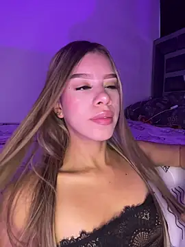 Snapshot of BellaMoon_ chatting on March 2026 05:48:02 PM BellaMoon online show from March 2026 05:48:02 PM