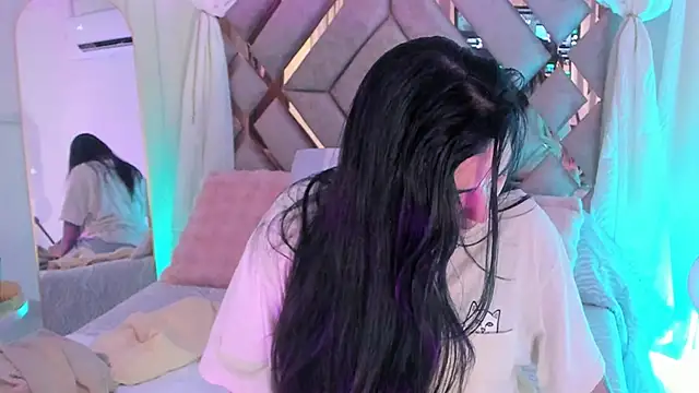 Snapshot of KathiaJenner chatting on February 2026 12:36:02 PM KathiaJenner online show from February 2026 12:36:02 PM