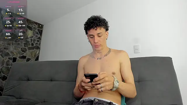Snapshot of Maxxx_bigcockx chatting on July 2026 02:50:01 AM Maxxx bigcockx online show from July 2026 02:50:01 AM