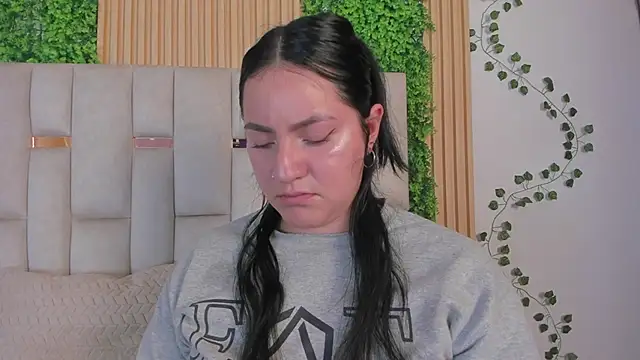 JeniferPowell nm online show from April 2026 07:37:02 PM