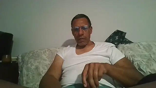 swimmer2496 online show from February 2026 08:10:01 AM