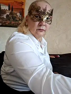 Snapshot of MaskedQueen77 chatting on May 2026 12:24:01 PM MaskedQueen77 online show from May 2026 12:24:01 PM
