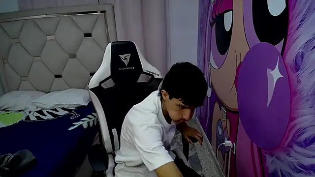 Akyra latinn online show from February 2026 01:27:01 PM