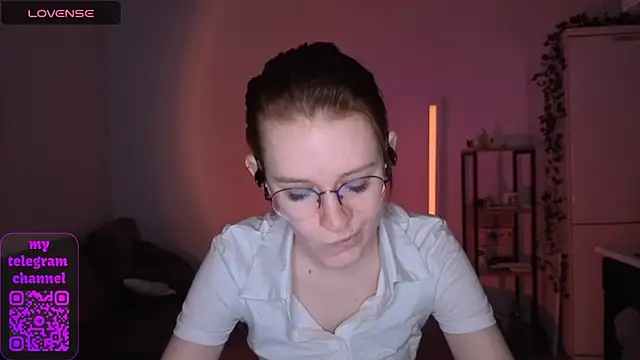 Snapshot of PetralPrime chatting on April 2026 06:10:02 PM PetralPrime online show from April 2026 06:10:02 PM