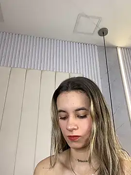 Snapshot of JuliaColemann chatting on February 2026 12:10:02 PM JuliaColemann online show from February 2026 12:10:02 PM