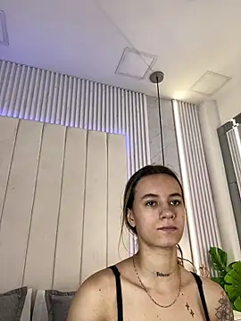 JuliaColemann online show from April 2026 11:55:02 AM