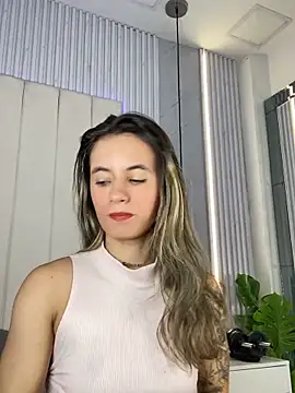 Snapshot of JuliaColemann chatting on April 2026 03:47:02 PM JuliaColemann online show from April 2026 03:47:02 PM