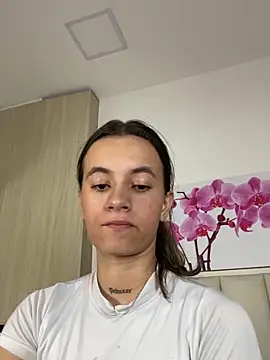 Snapshot of JuliaColemann chatting on May 2026 06:09:01 PM JuliaColemann online show from May 2026 06:09:01 PM