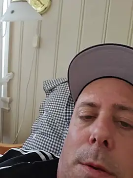 Snapshot of Martin_dick78 chatting on May 2026 02:13:01 PM Martin dick78 online show from May 2026 02:13:01 PM