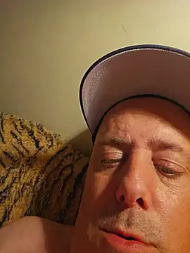 Snapshot of Martin_dick78 chatting on May 2026 08:27:01 PM Martin dick78 online show from May 2026 08:27:01 PM