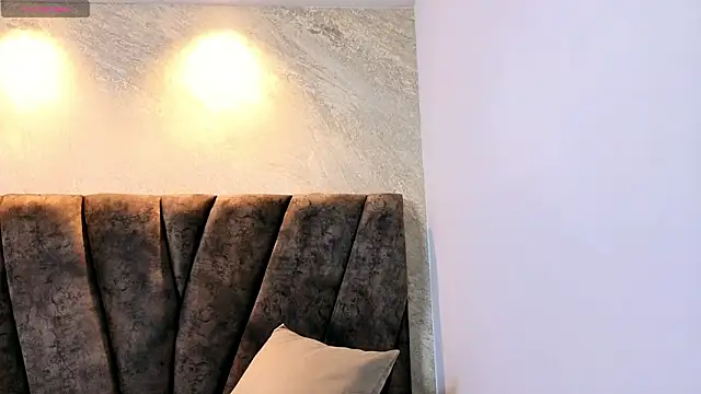 zoe hugeboobs online show from February 2026 12:04:01 PM