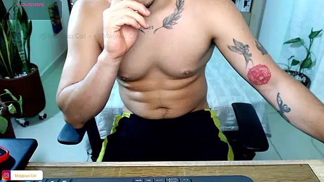 Magnuz Col online show from February 2026 04:52:01 AM