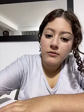 lizzy luminair online show from February 2026 12:53:01 AM