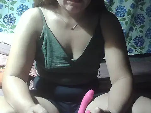 Snapshot of juliana_babe chatting on May 2026 12:10:02 PM juliana babe online show from May 2026 12:10:02 PM