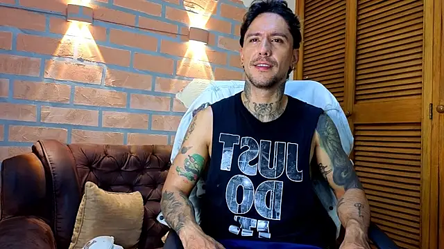 mister eithan online show from February 2026 02:21:01 AM