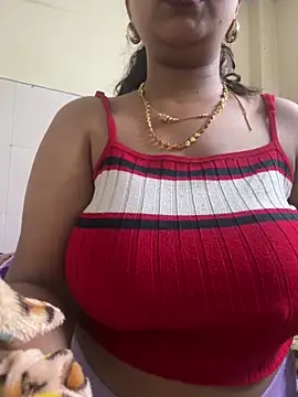 Snapshot of Real_Roma chatting on February 2026 11:23:01 PM Real Roma online show from February 2026 11:23:01 PM