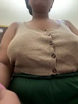 Snapshot of Real_Roma chatting on February 2026 10:18:01 PM Real Roma online show from February 2026 10:18:01 PM