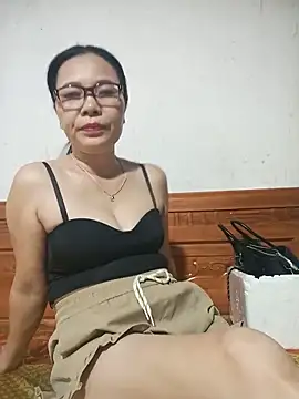 Snapshot of Nuna_689 chatting on May 2026 02:01:01 PM Nuna 689 online show from May 2026 02:01:01 PM