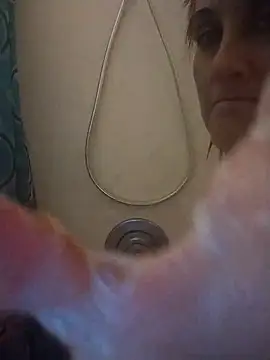 Snapshot of BusyB1983 chatting on April 2026 03:31:01 PM BusyB1983 online show from April 2026 03:31:01 PM