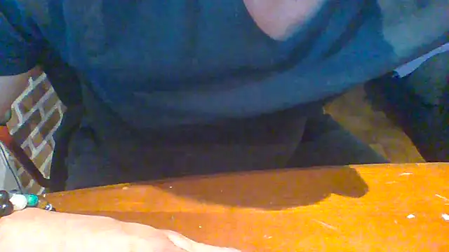 Snapshot of ludowrss chatting on May 2026 04:20:01 AM ludowrss online show from May 2026 04:20:01 AM
