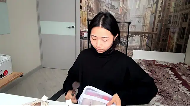 Snapshot of SweetMiaXO chatting on February 2026 10:13:01 PM SweetMiaXO online show from February 2026 10:13:01 PM