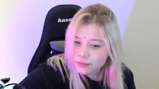 Lulu Di online show from February 2026 06:26:01 AM