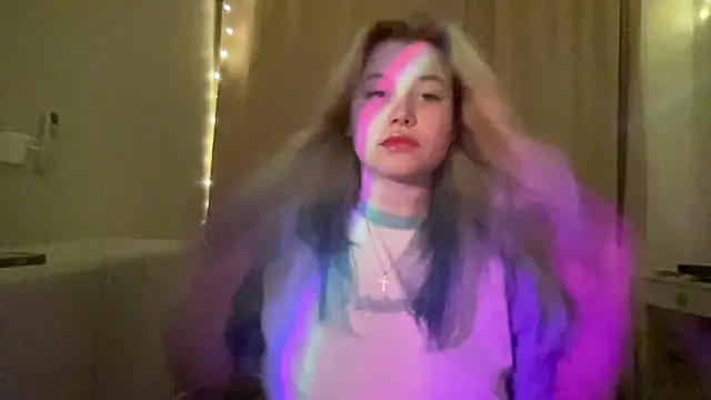 Lulu Di online show from March 2026 08:36:02 PM