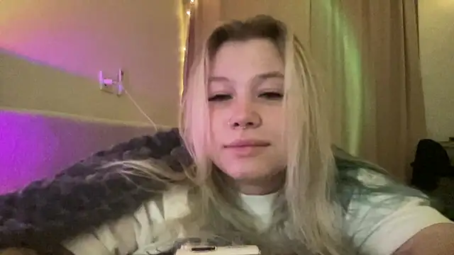 Lulu Di online show from March 2026 09:41:01 PM