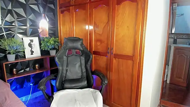 liia marin online show from April 2026 02:34:01 AM