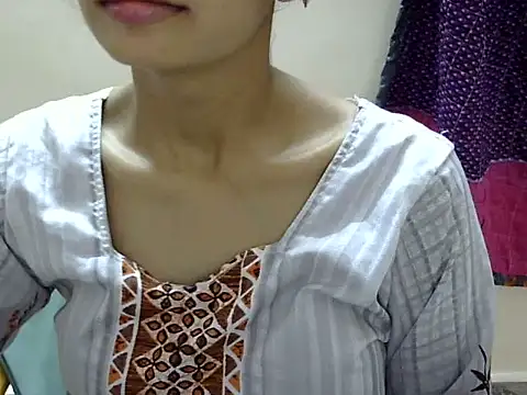 Snapshot of Kulsum_S chatting on July 2026 01:57:01 PM Kulsum S online show from July 2026 01:57:01 PM