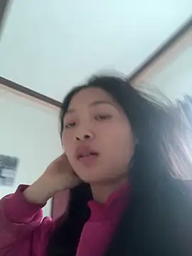 Lyn-be99 online show from February 2026 06:22:01 AM