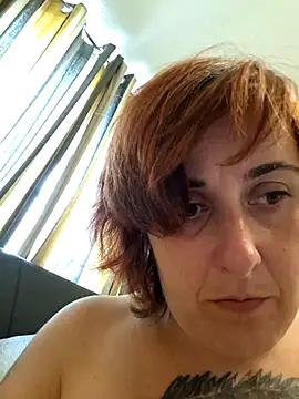 Snapshot of Tiara_XOX chatting on August 2026 10:18:01 AM Tiara XOX online show from August 2026 10:18:01 AM