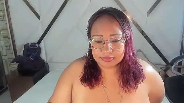 Snapshot of Shara_Oz chatting on February 2026 02:51:01 AM Shara Oz online show from February 2026 02:51:01 AM