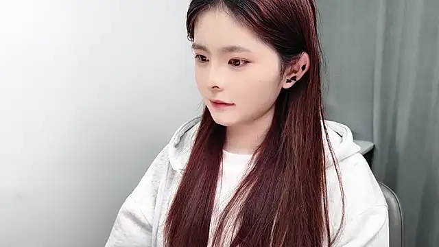 Snapshot of cherry-_-cherry chatting on February 2026 02:00:01 AM cherry- -cherry online show from February 2026 02:00:01 AM