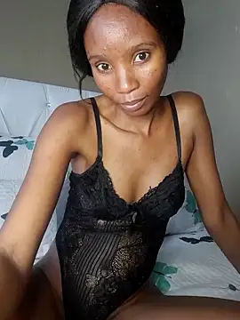 Snapshot of EbonyDivine chatting on April 2026 01:29:02 PM EbonyDivine online show from April 2026 01:29:02 PM