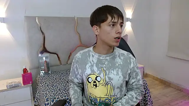 Snapshot of EVAN_TAY chatting on February 2026 03:07:02 AM EVAN TAY online show from February 2026 03:07:02 AM