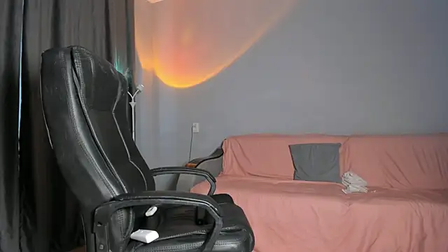 Snapshot of emy_lovee chatting on March 2026 07:15:01 AM emy lovee online show from March 2026 07:15:01 AM