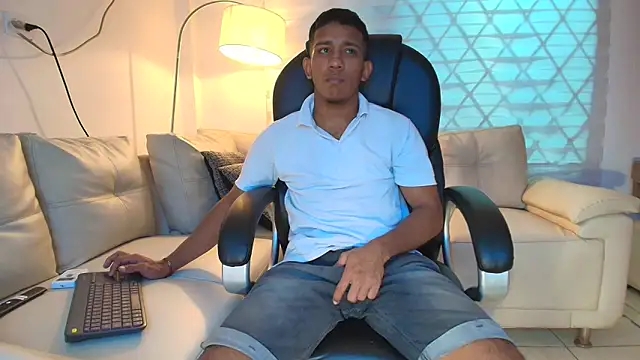 ricky spensar23cm  online show from April 2026 12:19:02 AM