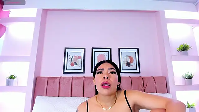 Snapshot of Sophia_Salem chatting on February 2026 12:00:01 PM Sophia Salem online show from February 2026 12:00:01 PM