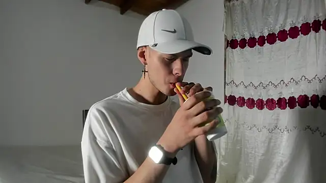 Snapshot of Vlad__night chatting on April 2026 03:48:02 AM Vlad night online show from April 2026 03:48:02 AM