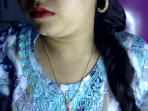 Snapshot of Cute_Aliyaa chatting on July 2026 01:39:02 PM Cute Aliyaa online show from July 2026 01:39:02 PM