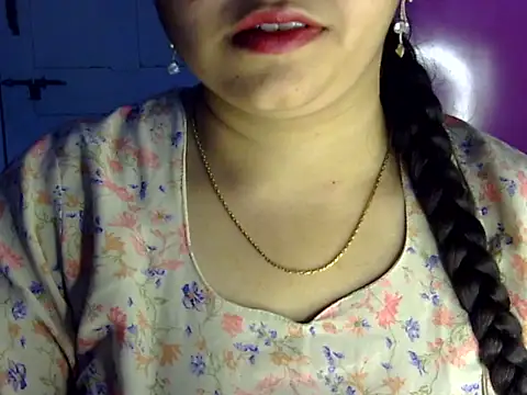 Snapshot of Cute_Aliyaa chatting on July 2026 02:12:02 PM Cute Aliyaa online show from July 2026 02:12:02 PM