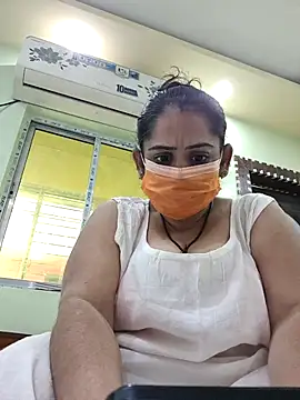 Snapshot of diyam4002 chatting on February 2026 09:03:02 AM diyam4002 online show from February 2026 09:03:02 AM