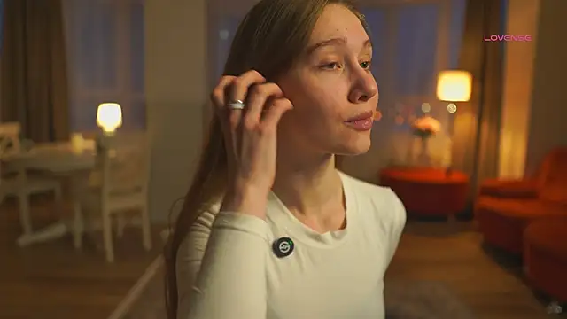 Snapshot of SharaNewbern chatting on February 2026 01:43:01 PM SharaNewbern online show from February 2026 01:43:01 PM