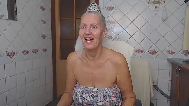 Snapshot of lukerya chatting on January 2025 07:33:02 AM lukerya online show from January 2025 07:33:02 AM