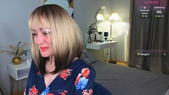 Oliiviaa  online show from February 2026 08:18:01 AM