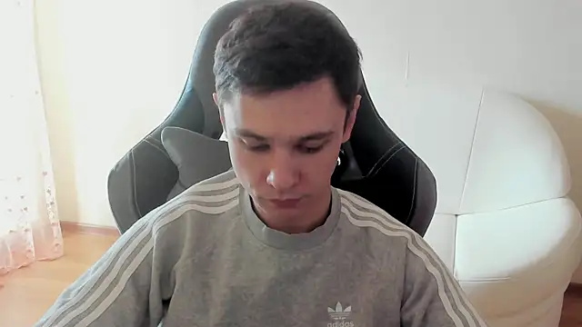 Alexmansuper online show from April 2026 01:34:01 PM